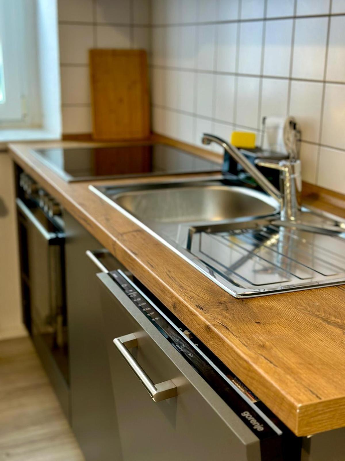 Raha Apartments - Grosses 3 Z-Apartment - Erdgeschoss - Domplatz - Vollausstattung エアフルト エクステリア 写真